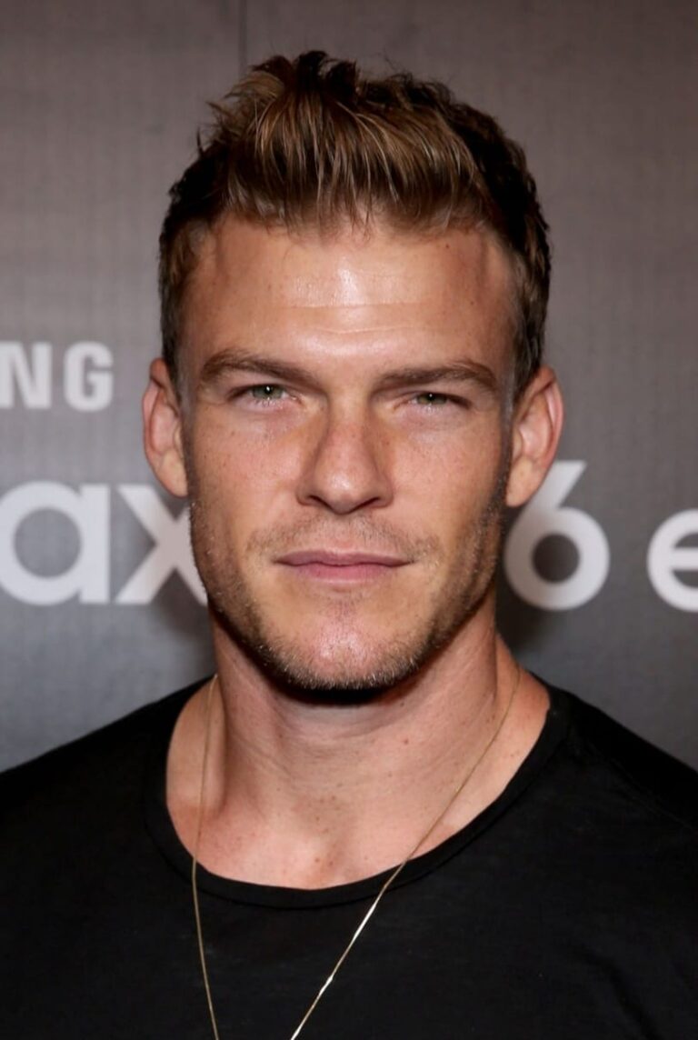 Alan Ritchson Interesting Facts, Age, Net Worth, Biography, Wiki - TNHRCE