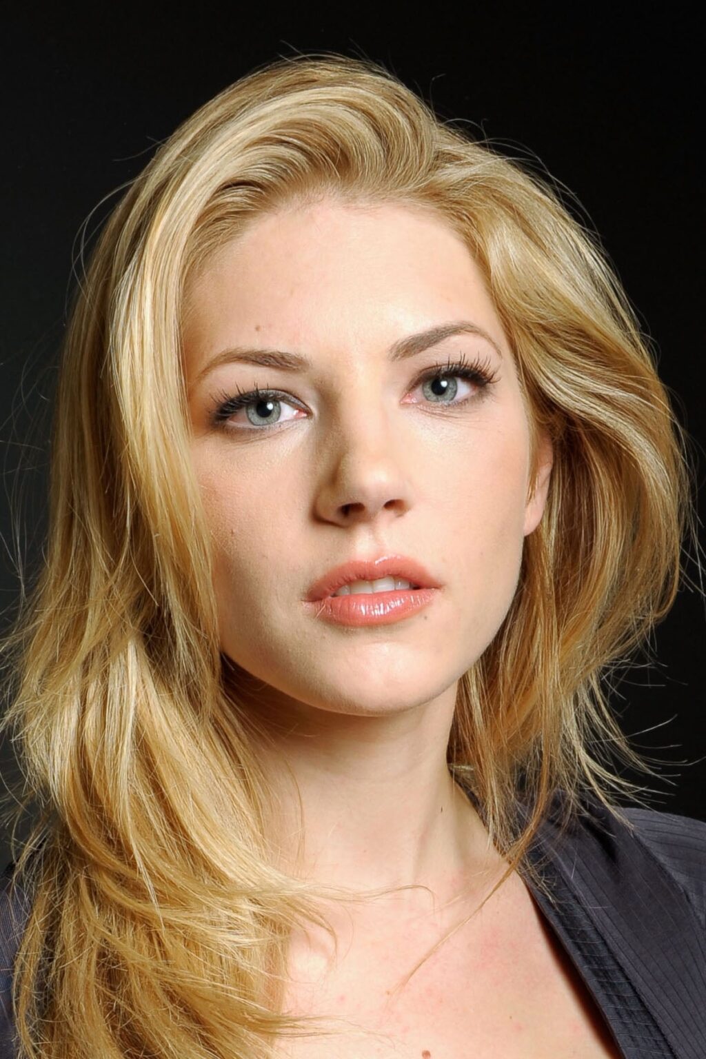 Katheryn Winnick Interesting Facts, Age, Net Worth, Biography, Wiki